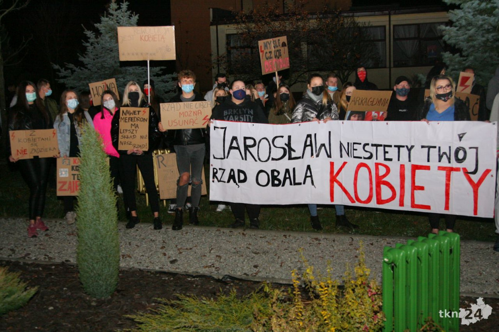 Stąporków: Spacerowali w obronie kobiet [fotorelacja, zapis live]