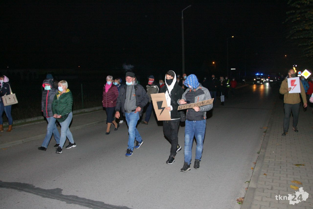 Stąporków: Spacerowali w obronie kobiet [fotorelacja, zapis live]