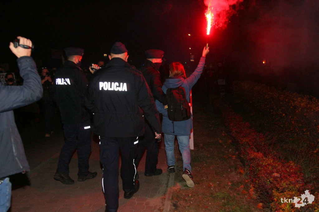 Stąporków: Spacerowali w obronie kobiet [fotorelacja, zapis live]