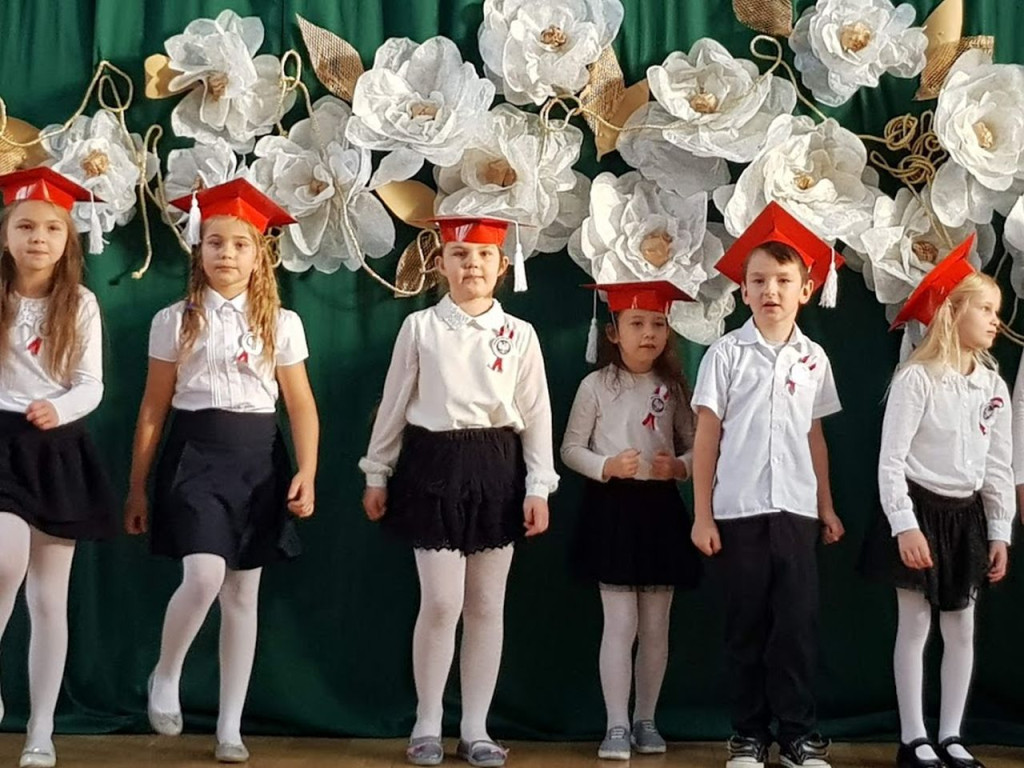 Pierwszaki z Pomykowa złożyły ślubowanie [wideo, zdjęcia]