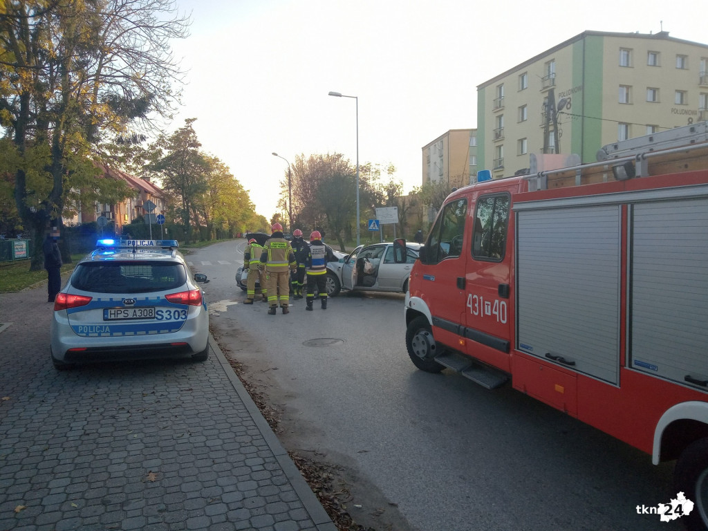 Zderzenie dwóch aut skrzyżowaniu ulic Polnej i Południowej w Końskich