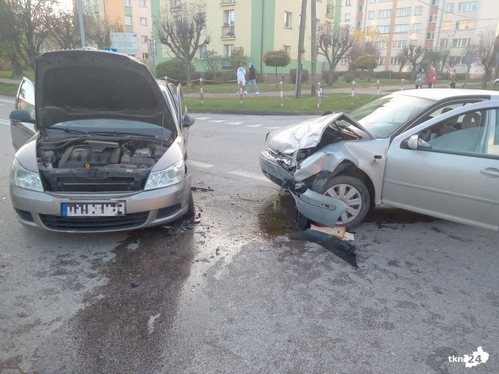 Zderzenie dwóch aut skrzyżowaniu ulic Polnej i Południowej w Końskich