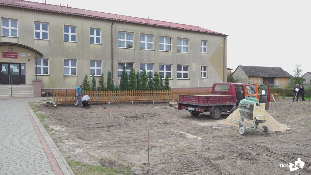 Zmieni się otoczenie szkoły w Dziebałtowie [wideo, zdjęcia]