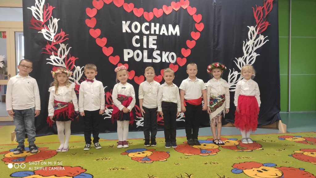Kocham Cię Polsko! Przedszkole w Smykowie na Święto Niepodległości [wideo, zdjęcia]