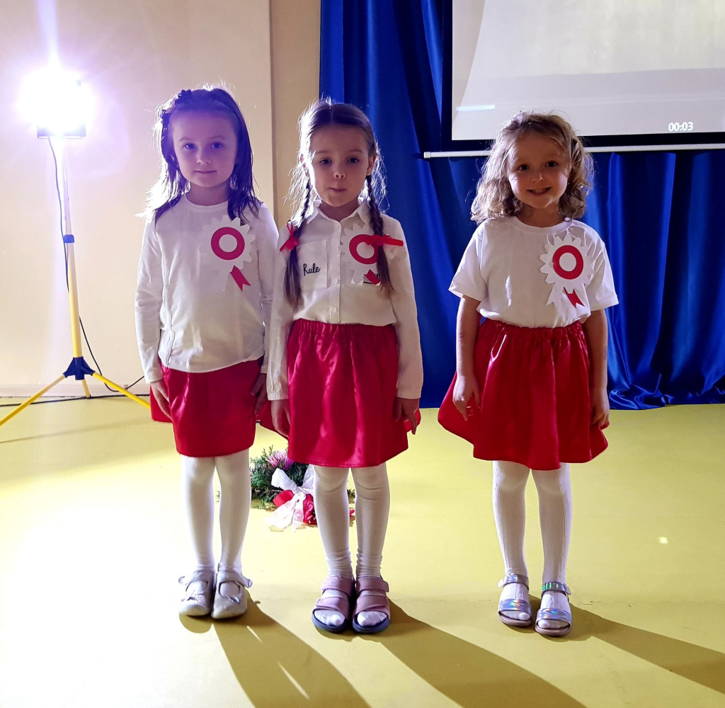 Ogólnopolska akcja `Niepodległa do Hymnu` w koneckich przedszkolach [wideo, zdjęcia]