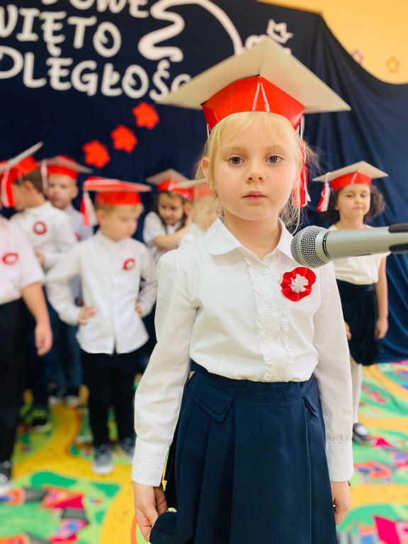 Święto Niepodległości w placówkach oświatowych powiatu koneckiego [wideo, zdjęcia]