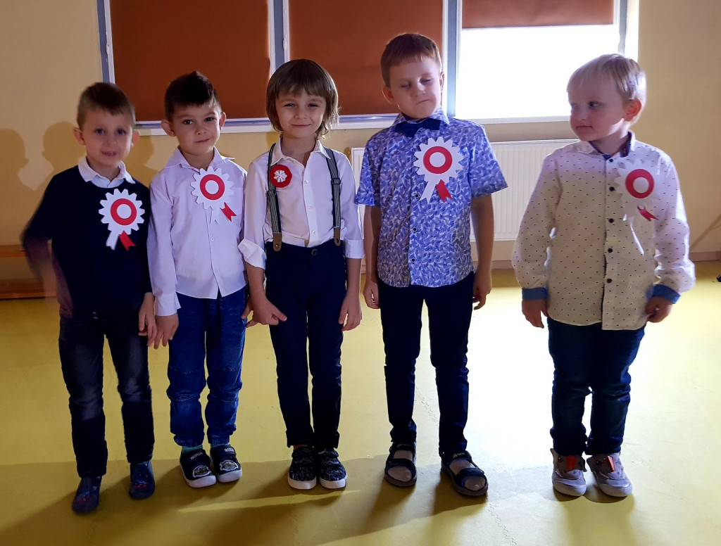 Święto Niepodległości w placówkach oświatowych powiatu koneckiego [wideo, zdjęcia]