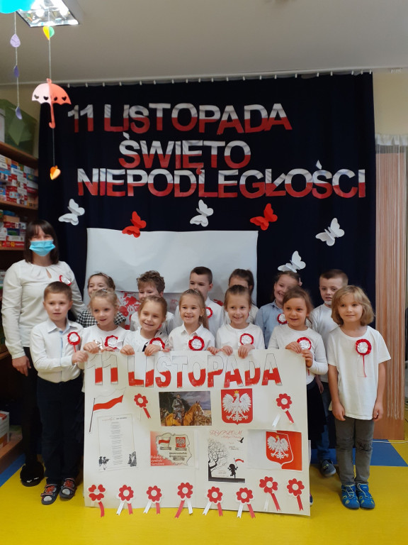 Święto Niepodległości w placówkach oświatowych powiatu koneckiego [wideo, zdjęcia]