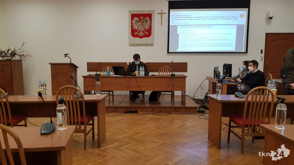 Sesja Rady Miejskiej: Obszerna debata nad stanem oświaty w gminie Końskie  [wideo, zdjęcia]