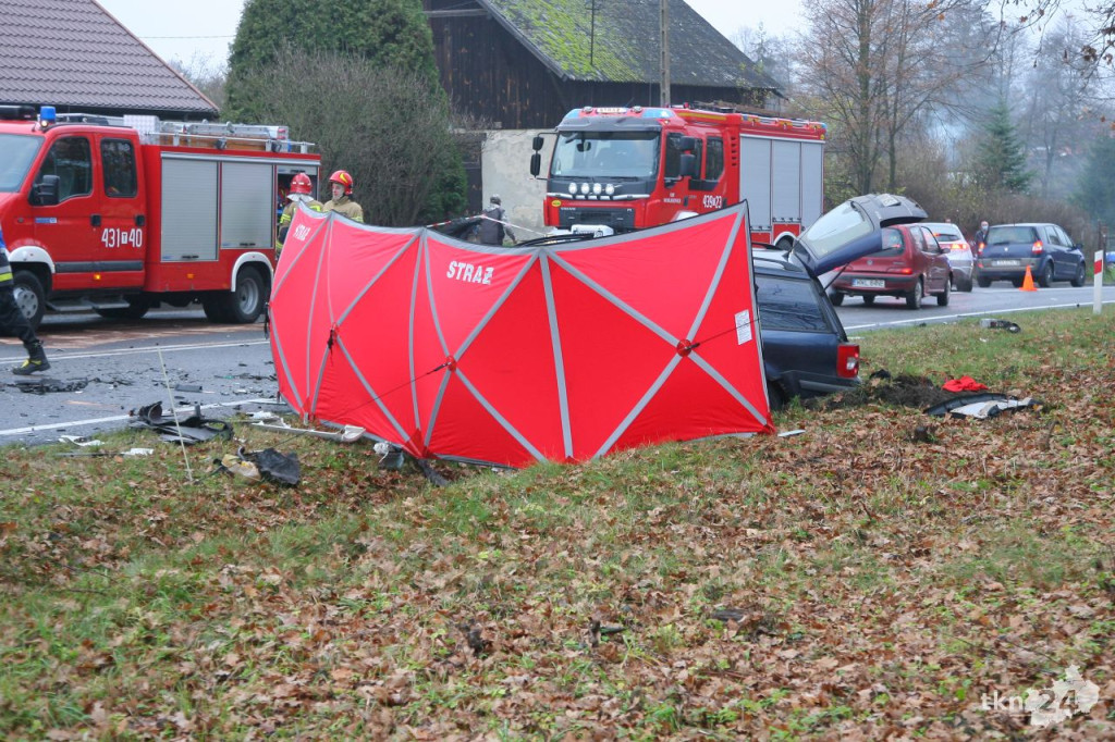 Śmiertelny wypadek w Pile koło Końskich! Nie żyje 19-latek [wideo, zdjęcia]