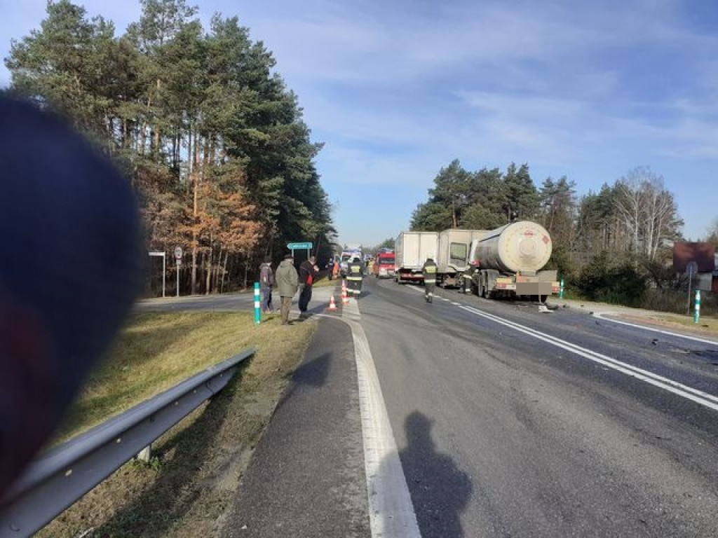 Karambol na DK74! Zderzyło się 7 pojazdów. Są ranni! [zdjęcia] AKTUALIZACJA