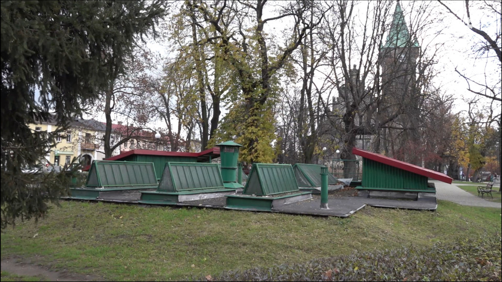 Końskie: Przemiana rynku jeszcze nie teraz. Burmistrz odpowiada na zarzuty o betonizację [wideo, zdjęcia]