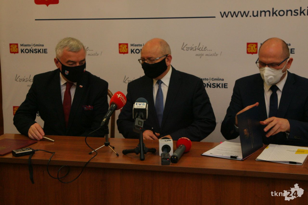 20 milionów dla gminy Końskie. Umowa z Urzędem Marszałkowskim podpisana! [wideo, zdjęcia]