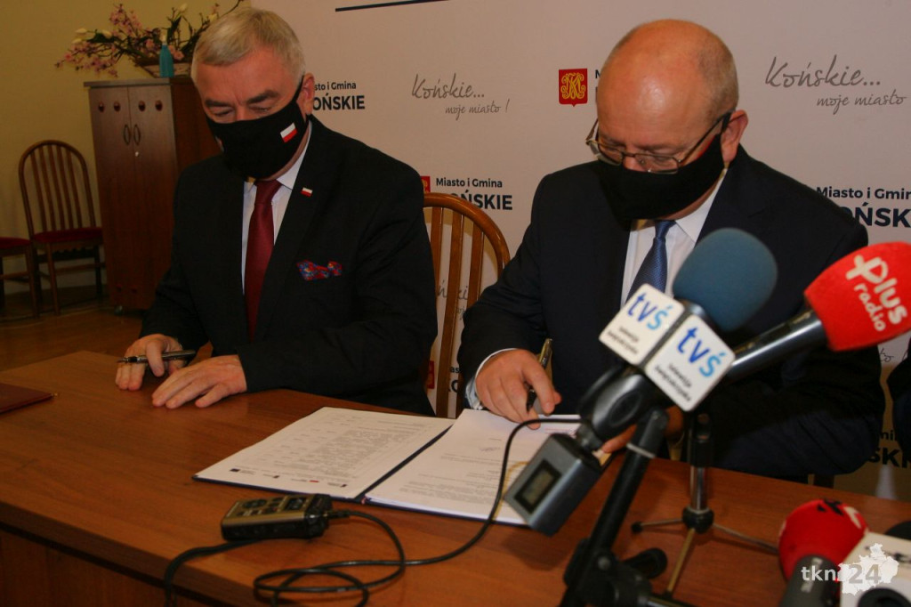 20 milionów dla gminy Końskie. Umowa z Urzędem Marszałkowskim podpisana! [wideo, zdjęcia]