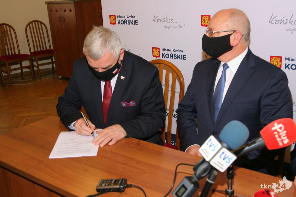 20 milionów dla gminy Końskie. Umowa z Urzędem Marszałkowskim podpisana! [wideo, zdjęcia]