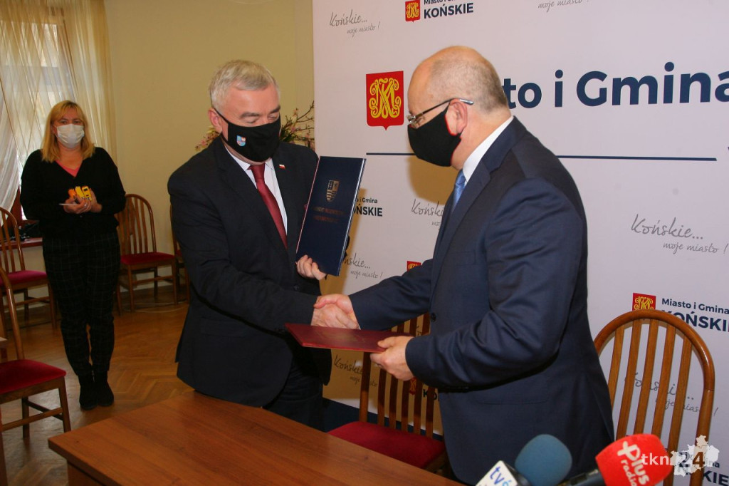 20 milionów dla gminy Końskie. Umowa z Urzędem Marszałkowskim podpisana! [wideo, zdjęcia]