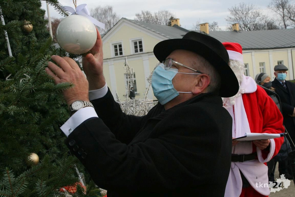 Lampki rozbłysły na koneckiej choince! [wideo, zdjęcia]