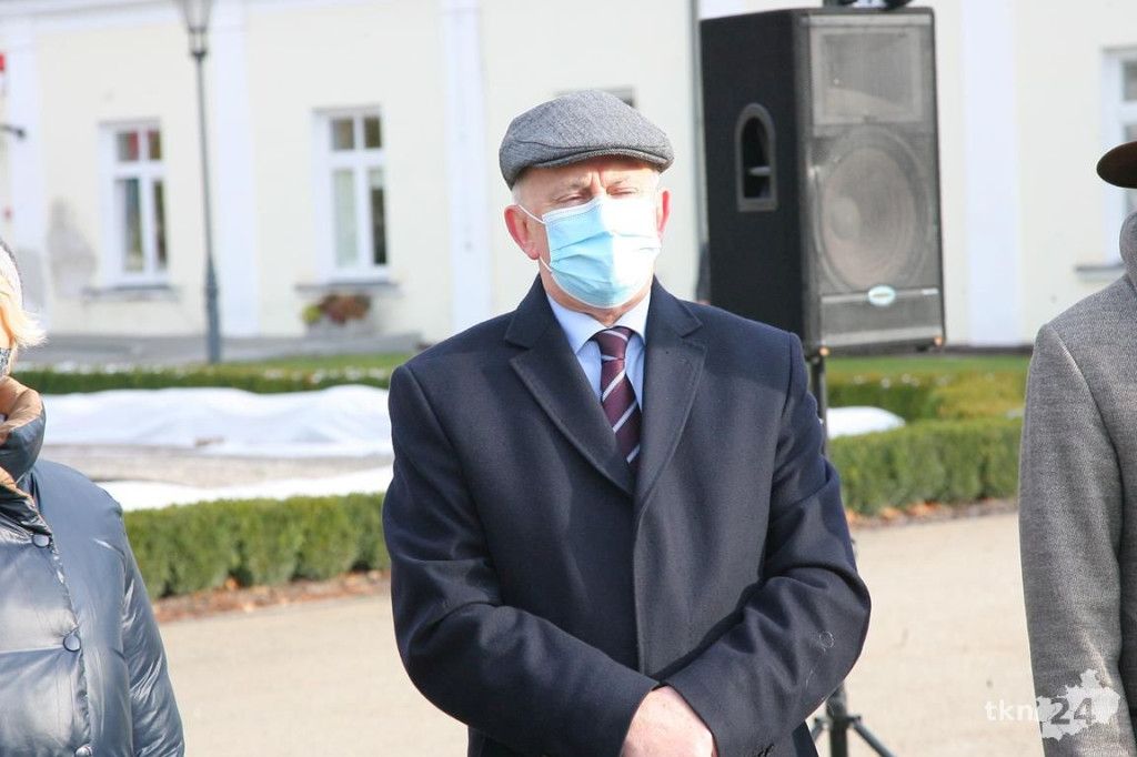 Lampki rozbłysły na koneckiej choince! [wideo, zdjęcia]