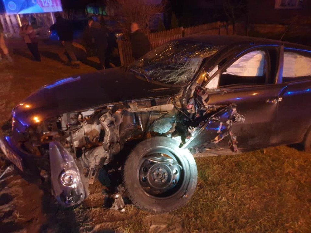 Zderzenie dwóch aut na drodze krajowej 74 w gminie Smyków [zdjęcia]