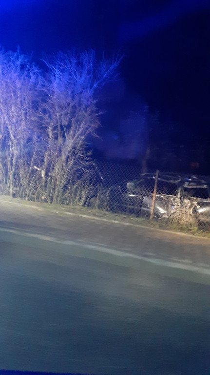 Auto wypadło z drogi w Pile w gminie Końskie