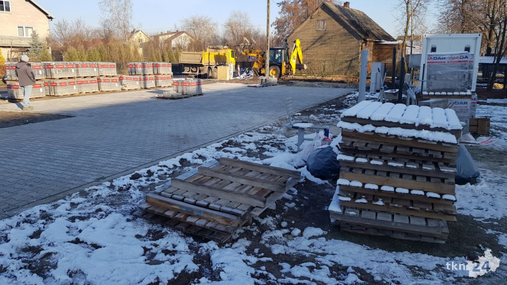 Zobaczcie, jakie zmiany zachodzą przy szkole w Dziebałtowie [wideo, zdjęcia]