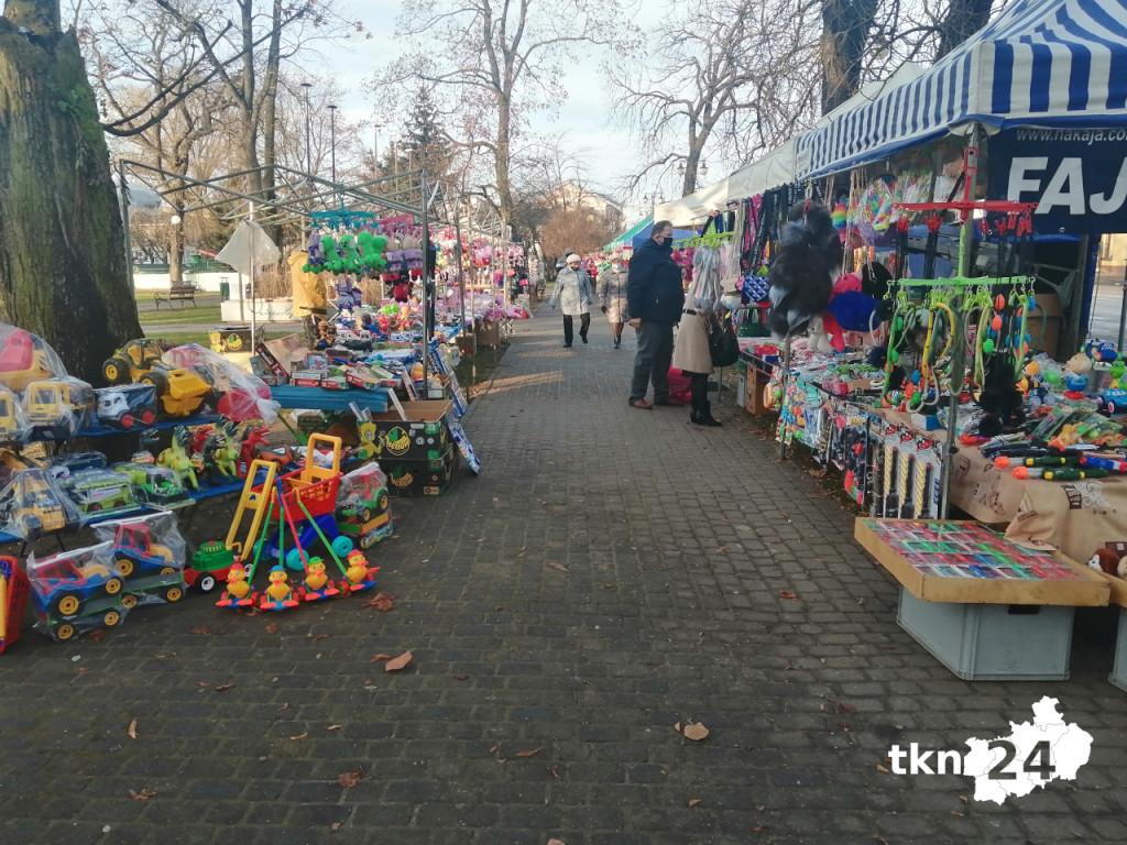 Tradycyjny odpust mikołajowy trwa w Końskich [fotorelacja]