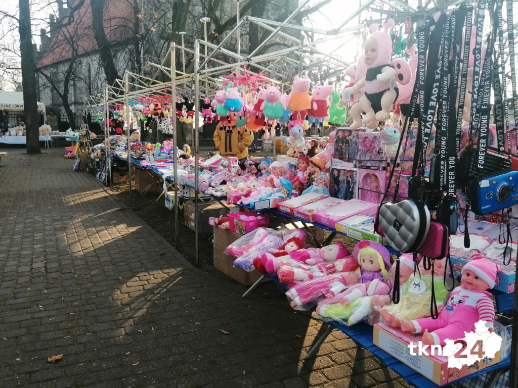 Tradycyjny odpust mikołajowy trwa w Końskich [fotorelacja]