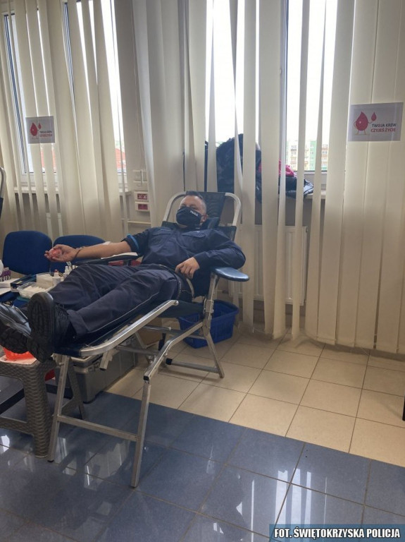 Policjanci z KPP Końskie oddawali krew [zdjęcia]