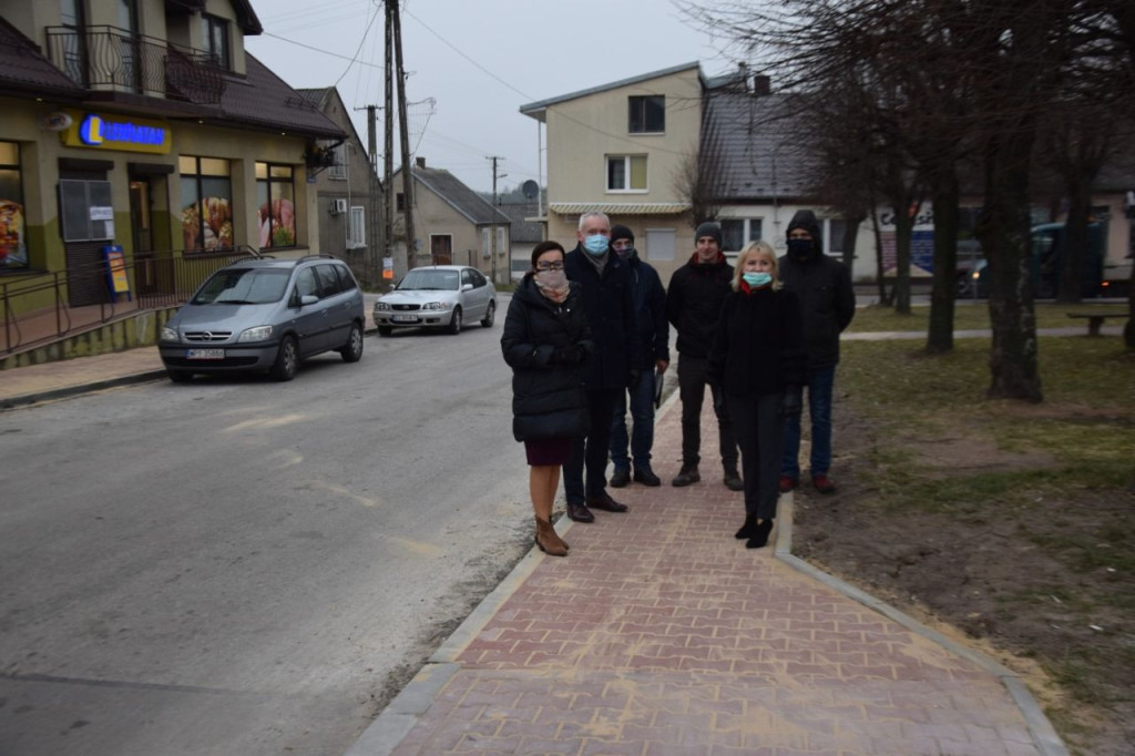 Chodnik w Gowarczowie oddany do użytku [zdjęcia]
