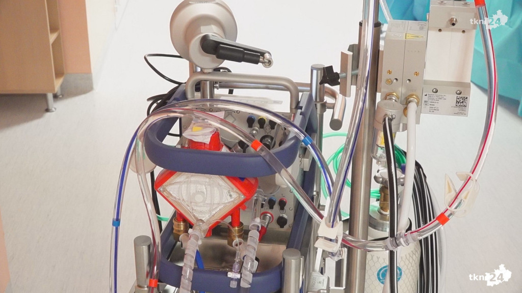 Szpital otrzymał aparat do ECMO. To urządzenie zastępuje płuca i serce [wideo, zdjęcia]
