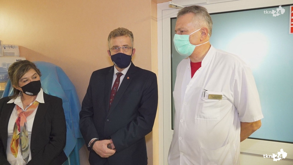 Szpital otrzymał aparat do ECMO. To urządzenie zastępuje płuca i serce [wideo, zdjęcia]