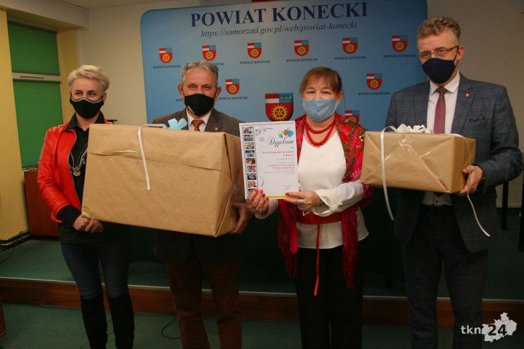 Starosta nagrodził koła gospodyń! Poznajcie zwycięzców powiatowego konkursu [wideo, zdjęcia]