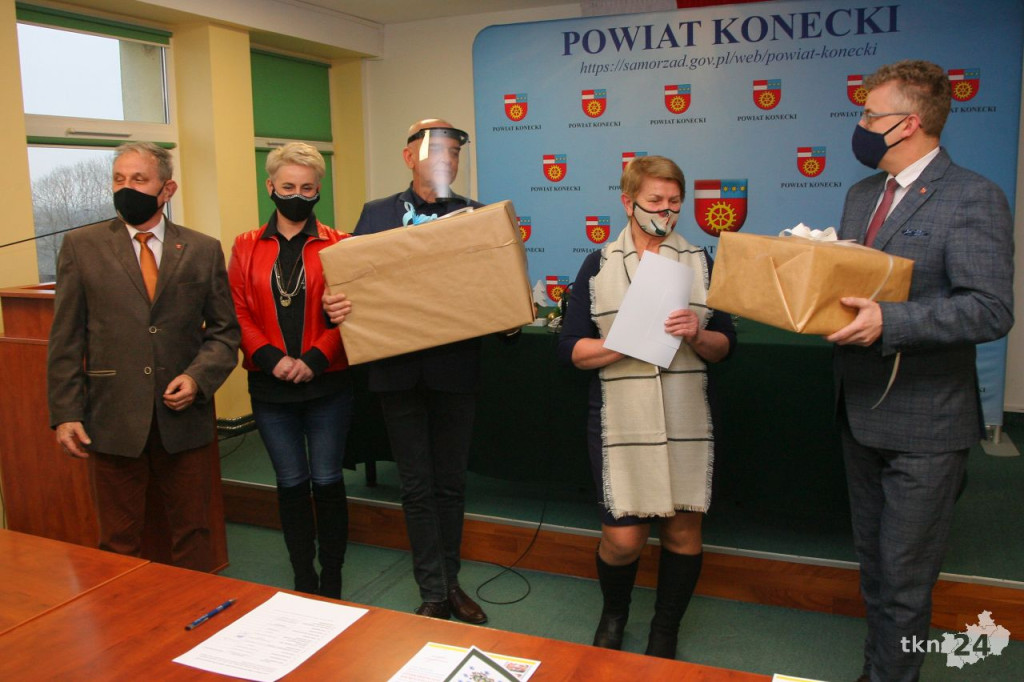 Starosta nagrodził koła gospodyń! Poznajcie zwycięzców powiatowego konkursu [wideo, zdjęcia]