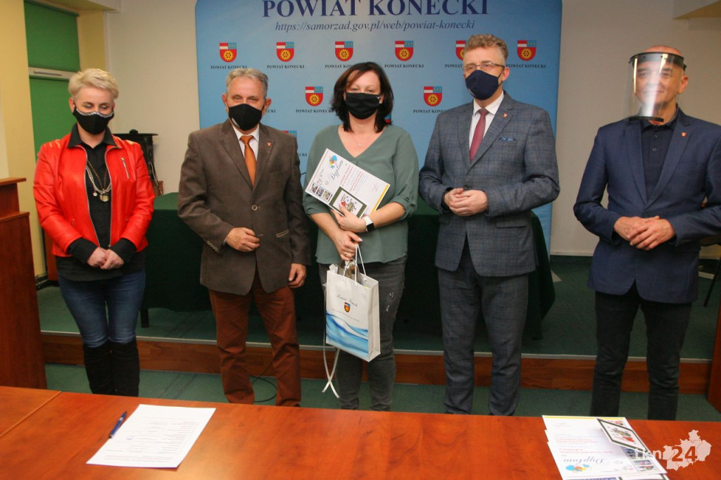 Starosta nagrodził koła gospodyń! Poznajcie zwycięzców powiatowego konkursu [wideo, zdjęcia]