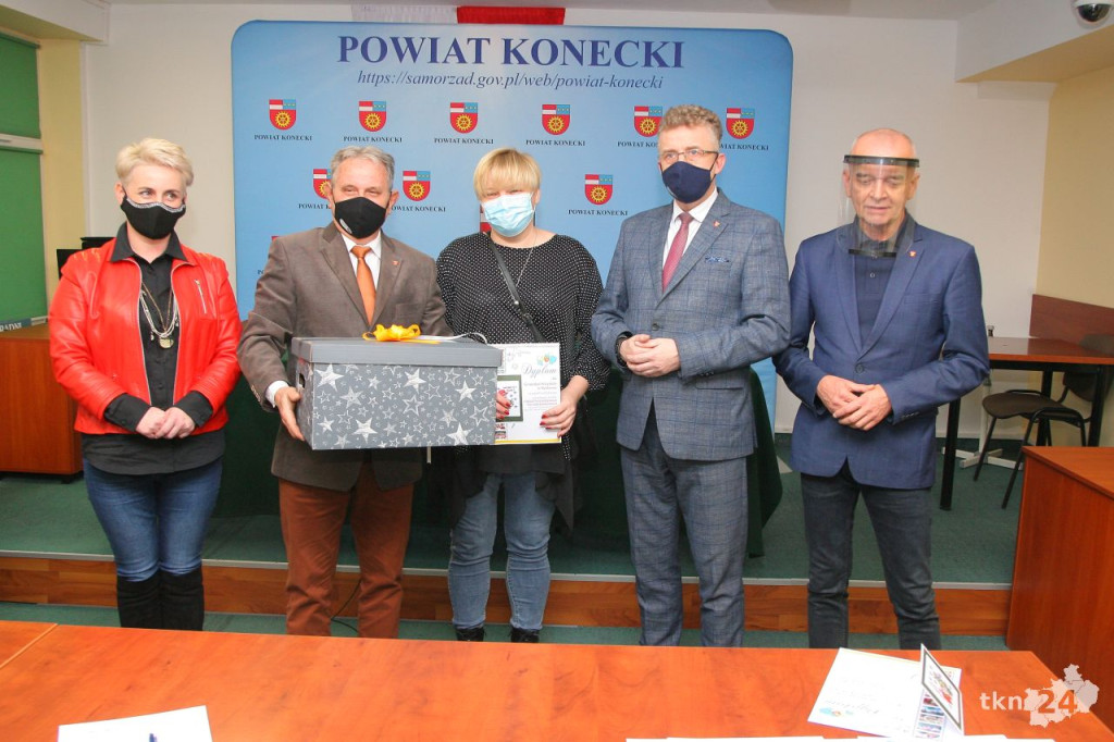 Starosta nagrodził koła gospodyń! Poznajcie zwycięzców powiatowego konkursu [wideo, zdjęcia]