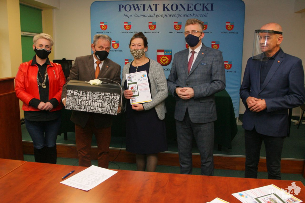Starosta nagrodził koła gospodyń! Poznajcie zwycięzców powiatowego konkursu [wideo, zdjęcia]