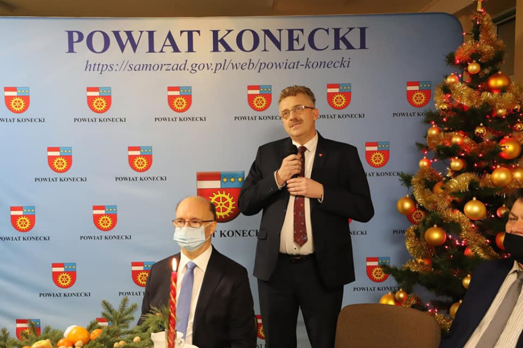 Wigilijne spotkanie w starostwie z Polonią w Rosji i ministrem Wawrzykiem [zdjęcia]