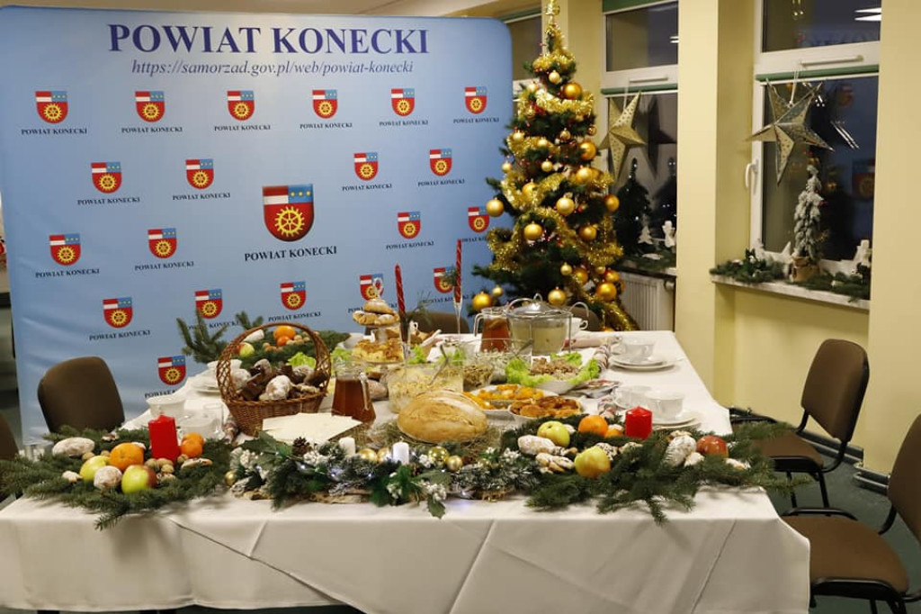 Wigilijne spotkanie w starostwie z Polonią w Rosji i ministrem Wawrzykiem [zdjęcia]