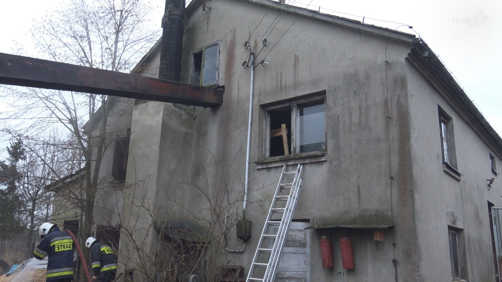 Pożar stolarni w Dziebałtowie. Prawdopodobnie doszło do podpalenia [wideo, zdjęcia]