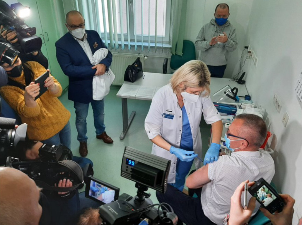 W województwie świętokrzyskim są już pierwsi zaszczepieni [zdjęcia]