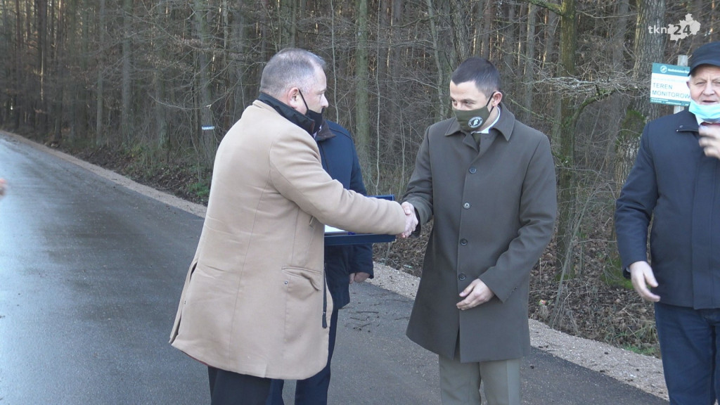 Otwarto drogę łączącą gminy Radoszyce i Łopuszno [wideo, zdjęcia]