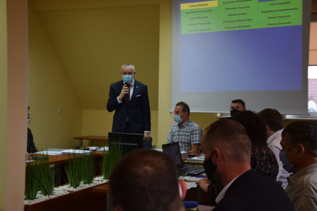 Budżet gminy Gowarczów na 2021 rok uchwalony. Bardzo mały deficyt [wideo, zdjęcia]
