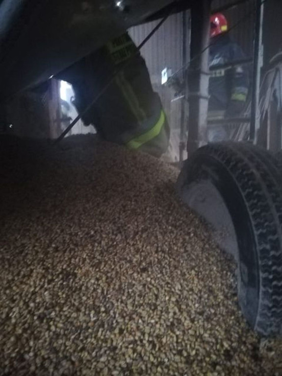 Pożar kukurydzy w suszarni zboża w Hucisku [zdjęcia]