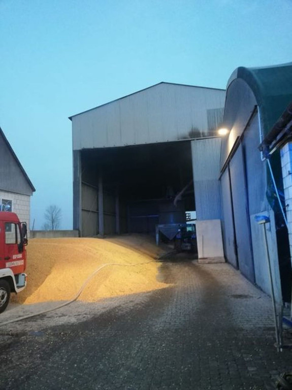 Pożar kukurydzy w suszarni zboża w Hucisku [zdjęcia]