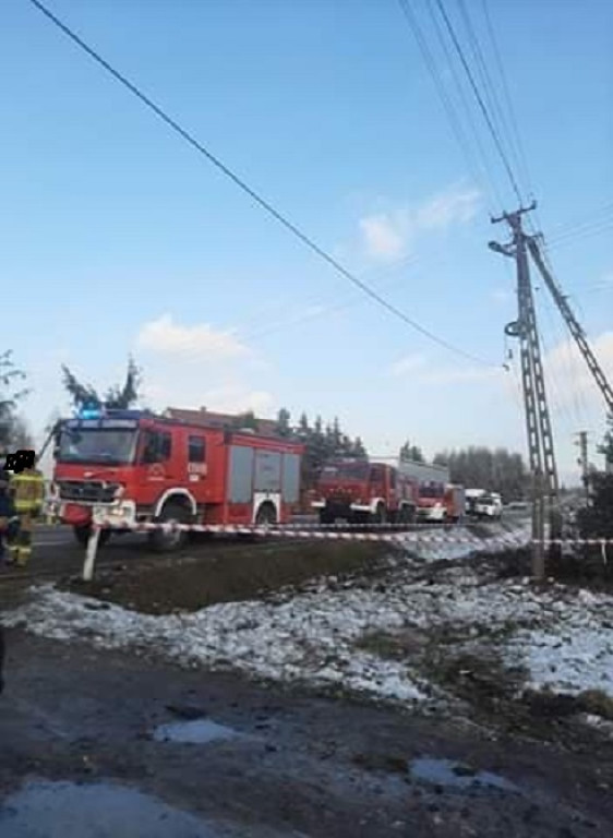 Poważne dachowanie w Smykowie w gminie Fałków [zdjęcia]