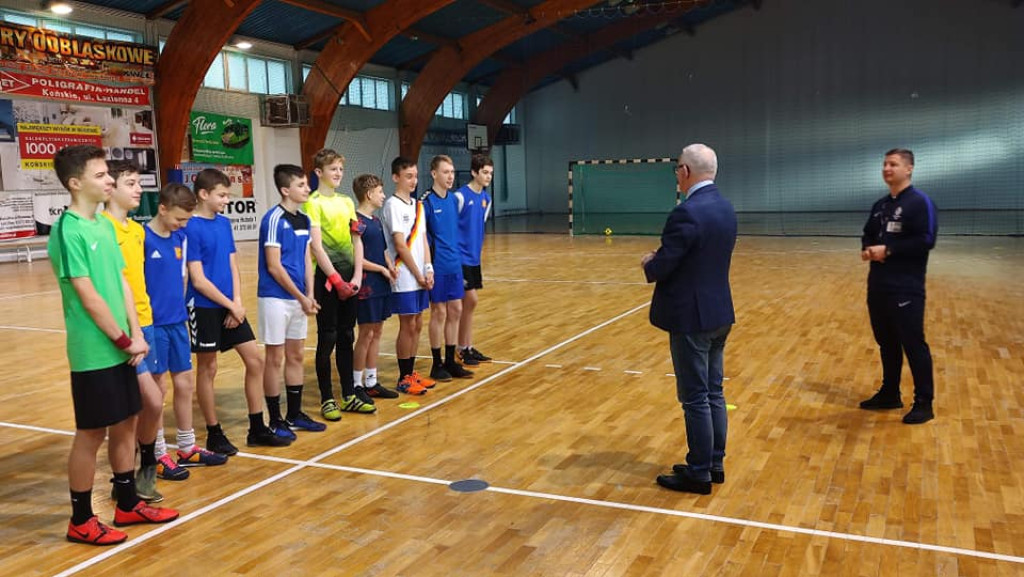 Młodzi piłkarze Neptuna nagrodzeni przez gminę Końskie [zdjęcia]