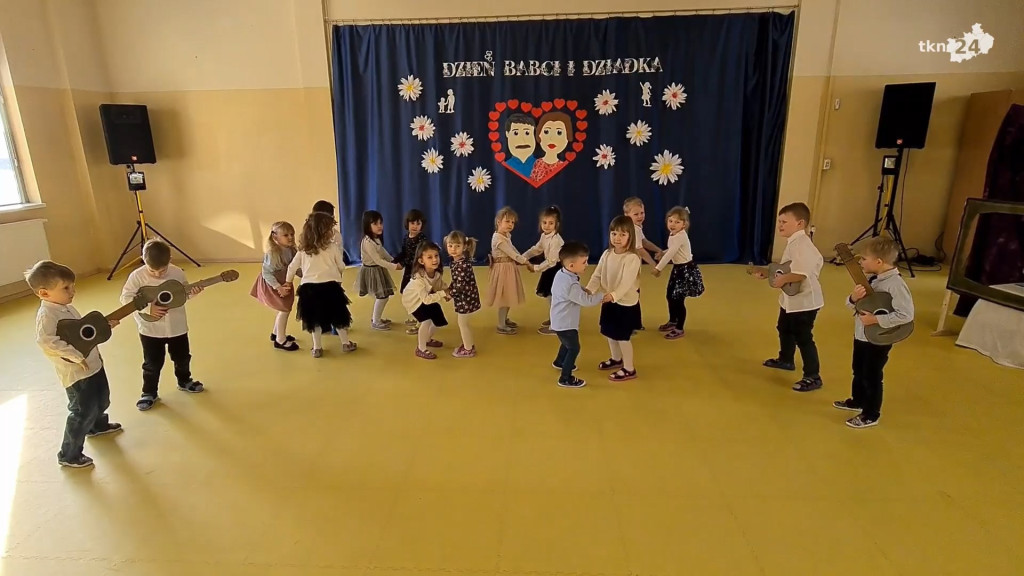 Dzieci z Bajkowej Krainy dla kochanych dziadków i babć [wideo, zdjęcia]