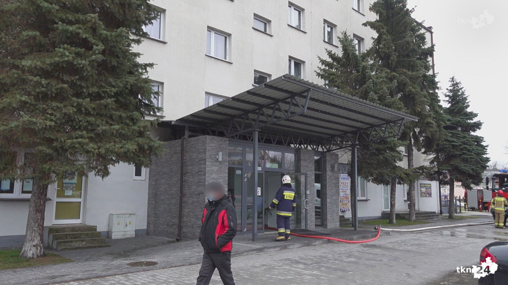 Pożar hotelu w Końskich. Są poszkodowani [wideo, zdjęcia]