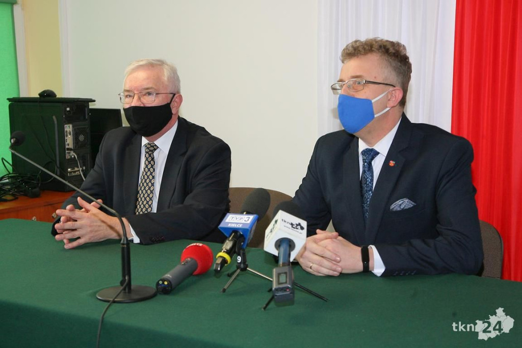 Premier nagrodził najlepszych uczniów szkół średnich powiatu koneckiego [wideo, zdjęcia]