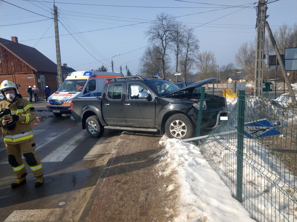 Wypadek w Stąporkowie. Jedna osoba ranna [zdjęcia]